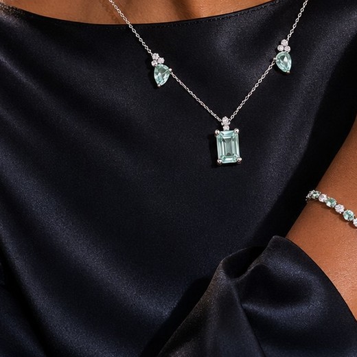 A close study, in fine white gold.